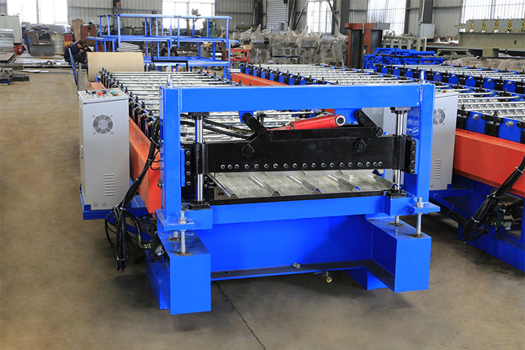  Roof Panel Roll Forming Machine